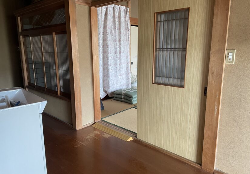 ②