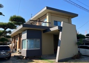 ②